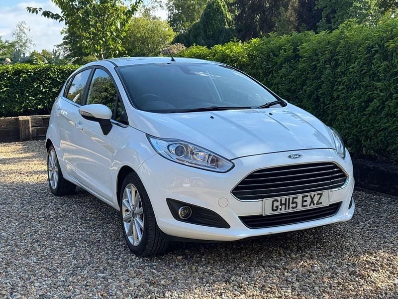 White Used 2015 Ford Fiesta Titanium Hatchback | £3,795 (Fair price) - Image 1/4