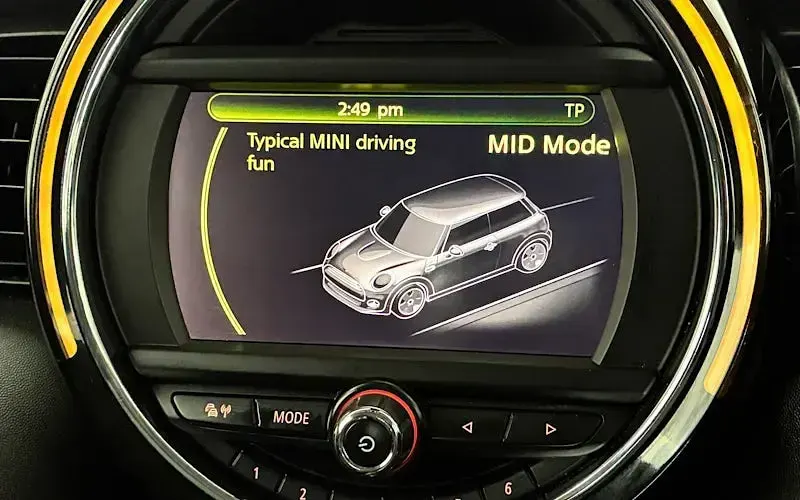 Used Mini Cooper Hatch 136 HP (100 kW) 2017 Hatchback