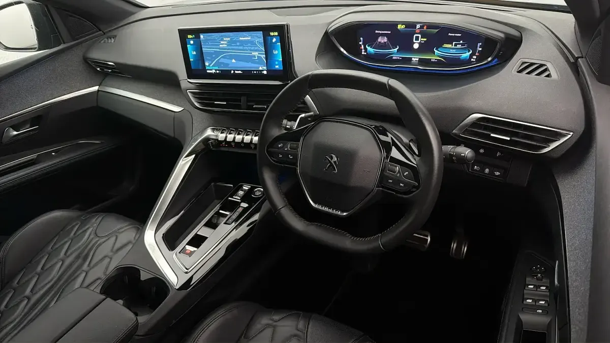 Used Peugeot 3008 Allure 300 HP (220 kW) 2024 SUV