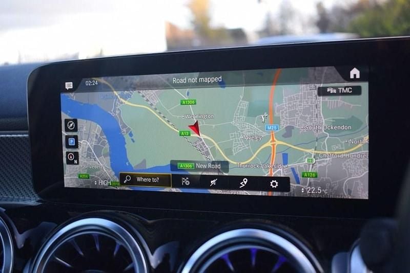 Used Mercedes GLB200 AMG Line Premium Plus 163 HP (119 kW) 2022 White SUV