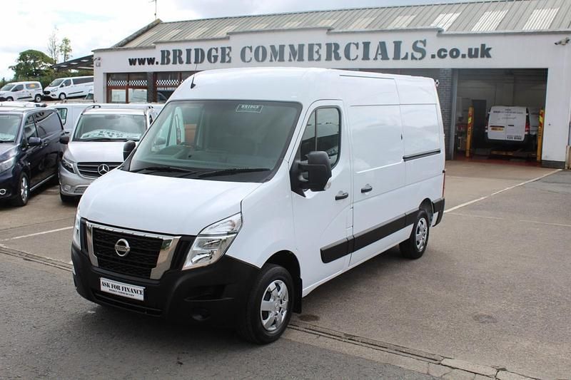 White Used 2023 Nissan Interstar Acenta Van | £18,980 (A bit pricey) - Image 1/4
