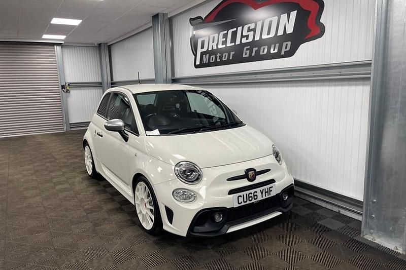 Used Abarth 595 Turismo 165 HP (121 kW) 2016 White Hatchback