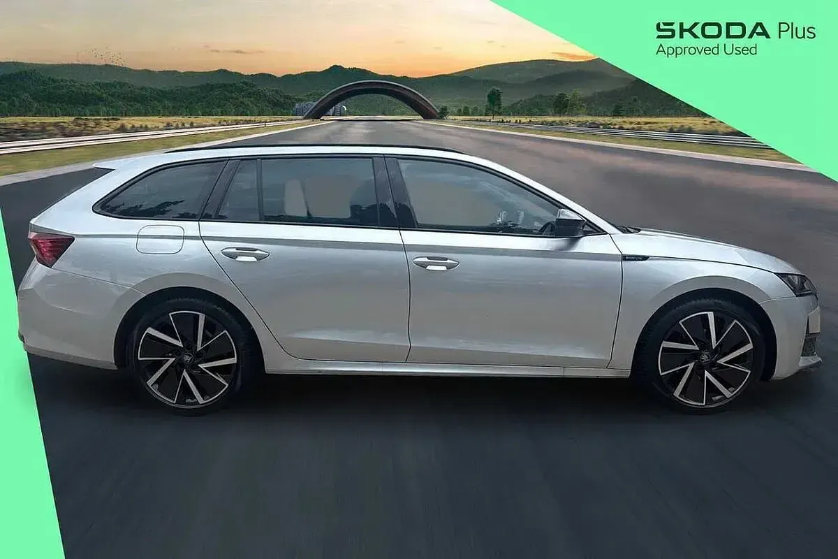 Used Skoda Octavia SportLine 110 HP (80 kW) 2025 Brilliant silver metallic Estate