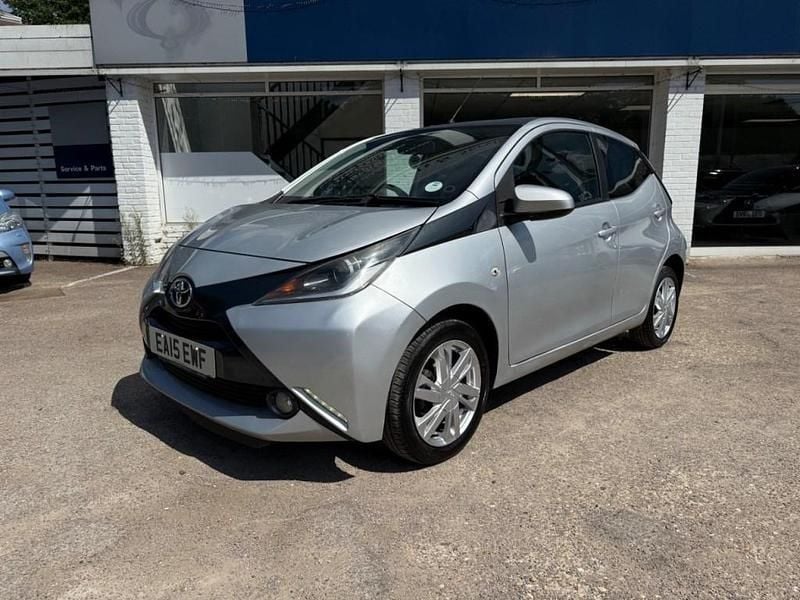 Silver Used 2015 Toyota Aygo x-press Hatchback | £4,250 (Fair price) - Image 1/4