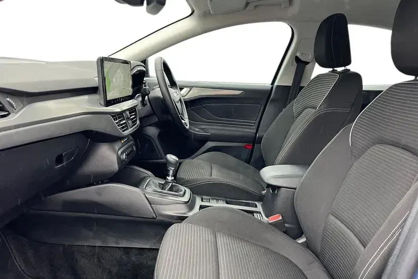 Used Ford Focus Titanium 125 HP (91 kW) 2023 Chrome blue Hatchback