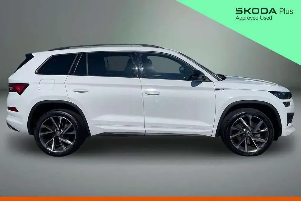 Used Skoda Kodiaq SportLine 187 HP (137 kW) 2022 White SUV