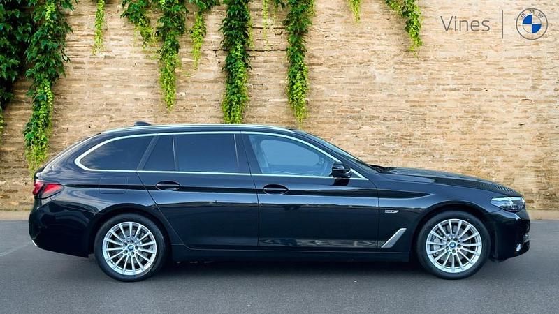 Used BMW 530e Comfort Edition 288 HP (211 kW) 2023 Black Estate