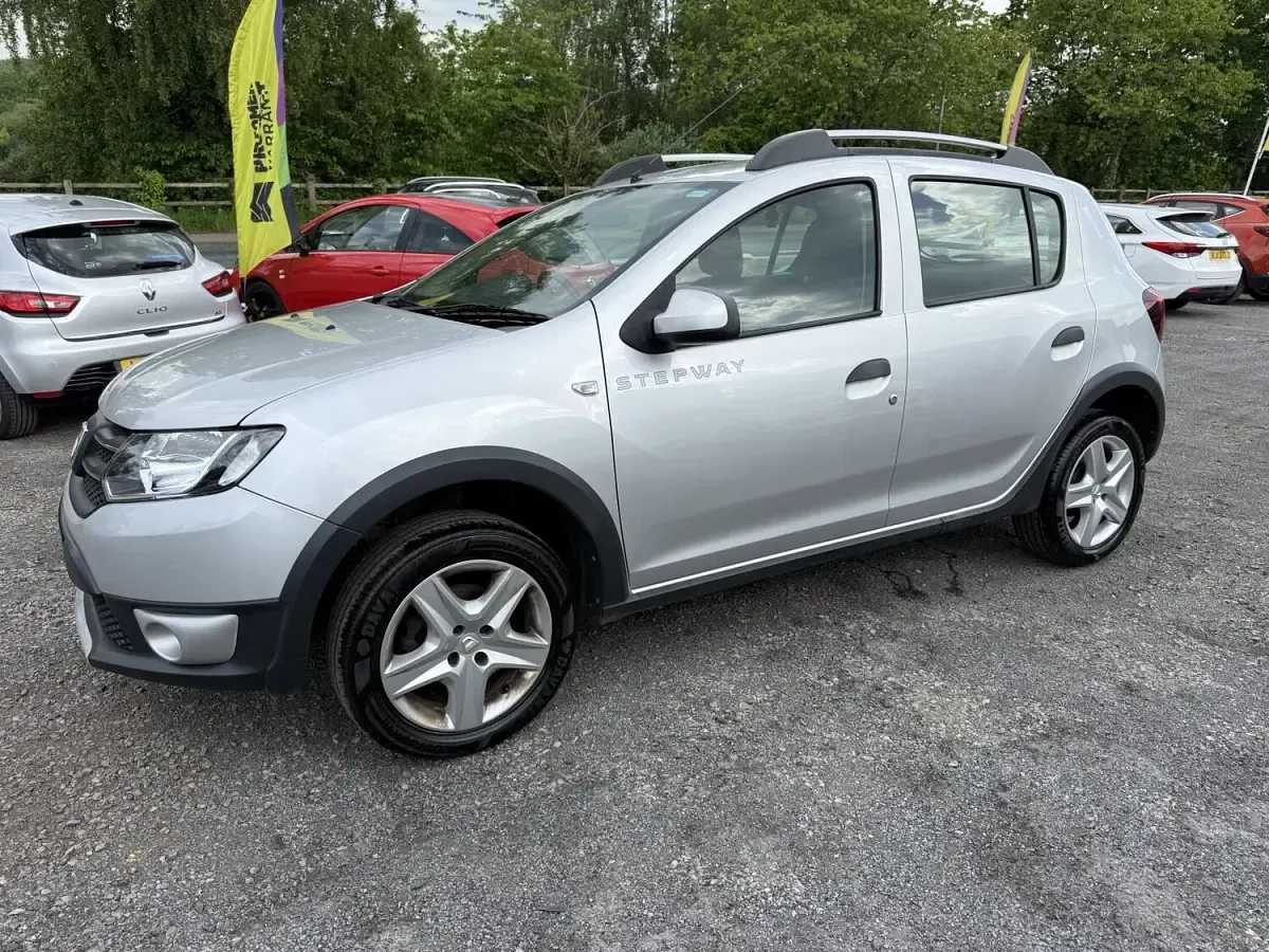 Used Dacia Sandero Lauréate 2014 Silver Hatchback