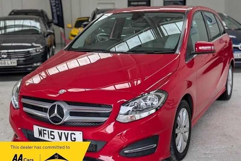 Used Mercedes B180 Executive 122 HP (89 kW) 2015 Red MPV