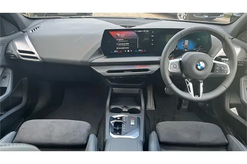 Usado BMW 120 M Sport 156 CV (114 kW) 2026 Gris Utilitario