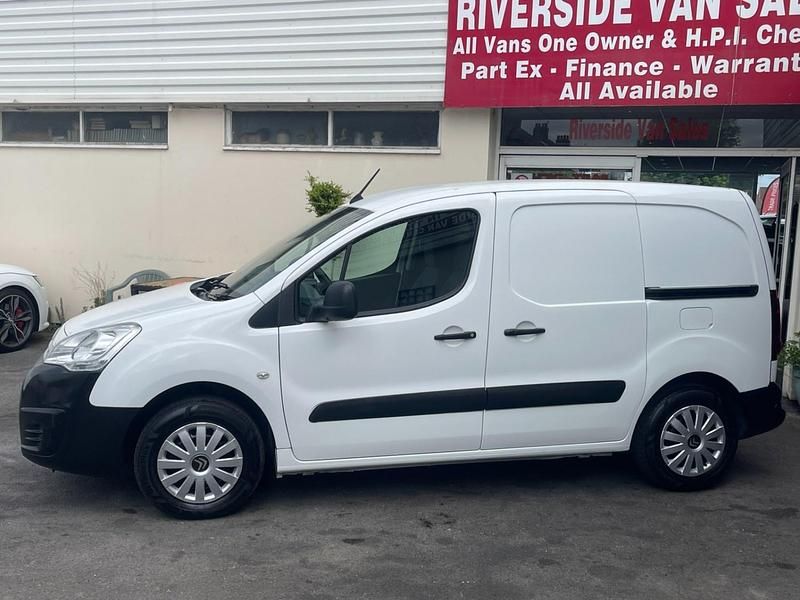 Używany Citroën Berlingo 75 KM (55 kW) 2016 Biały Minivan