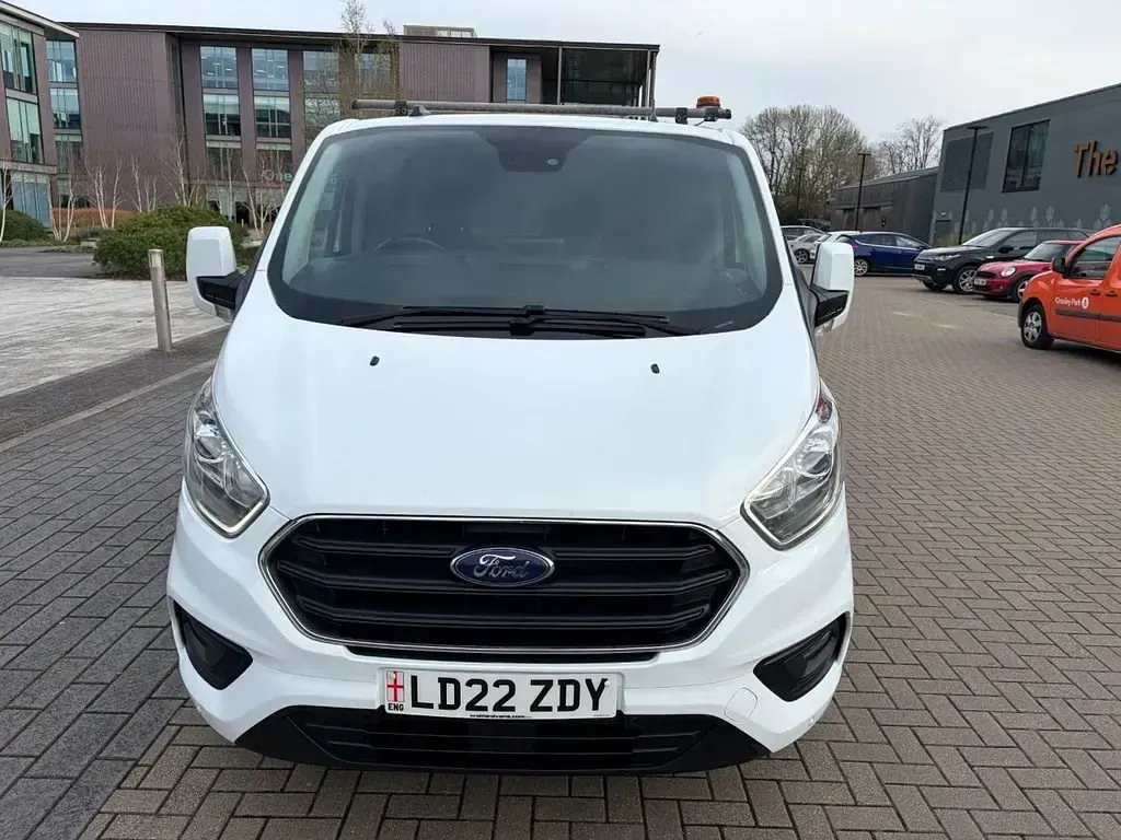Usado Ford Transit Custom Limited 130 HP (95 kW) 2022 Branco