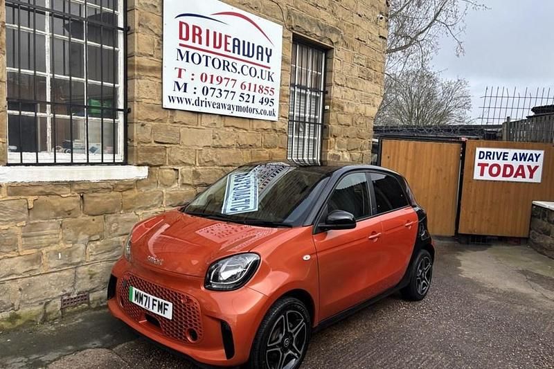 Used Smart ForFour Electric Drive Premium 60 kW (82 HP) 2022 Orange Hatchback