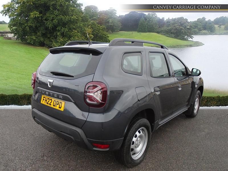 Used Dacia Duster Essentiel 90 HP (66 kW) 2022 Grey Hatchback