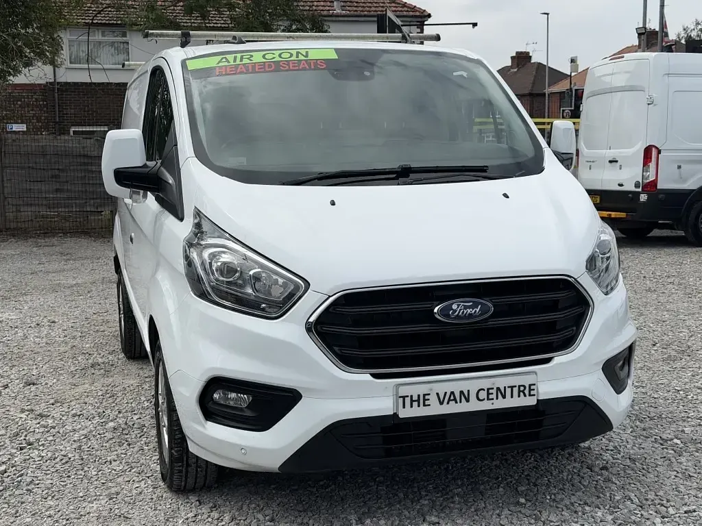 Used Ford Transit Custom Limited 130 HP (95 kW) 2022 White Van