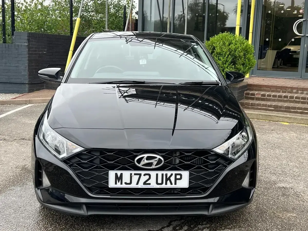 Used Hyundai i20 SE 100 HP (73 kW) 2022 Black Hatchback