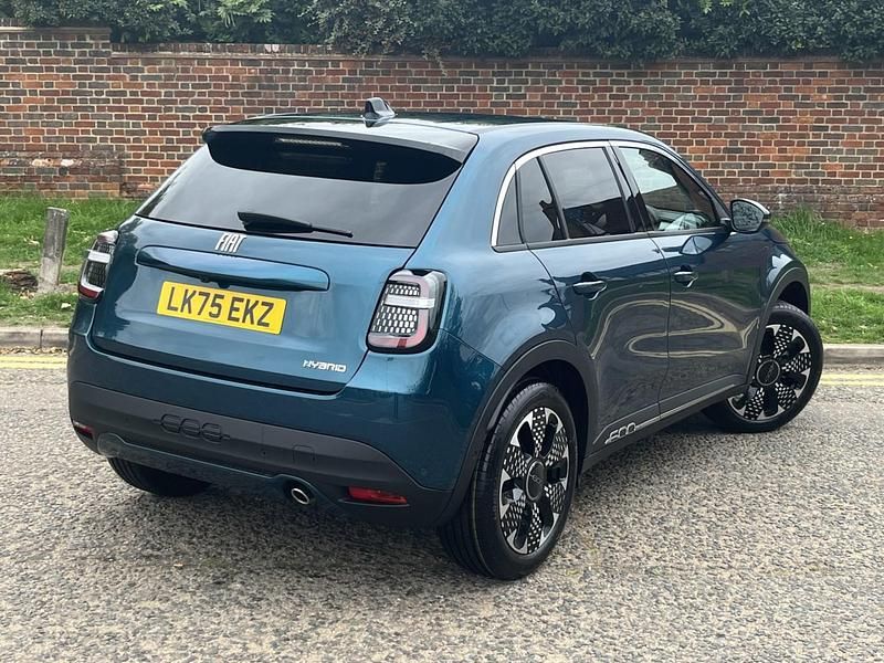 Used Fiat 600 La Prima 99 HP (72 kW) 2025 Green Hatchback