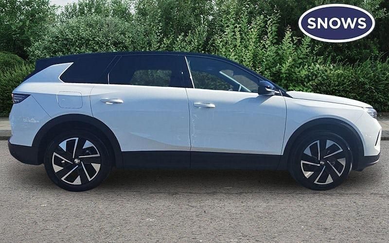 Used Vauxhall Grandland X Ultimate 136 HP (100 kW) 2025 White SUV