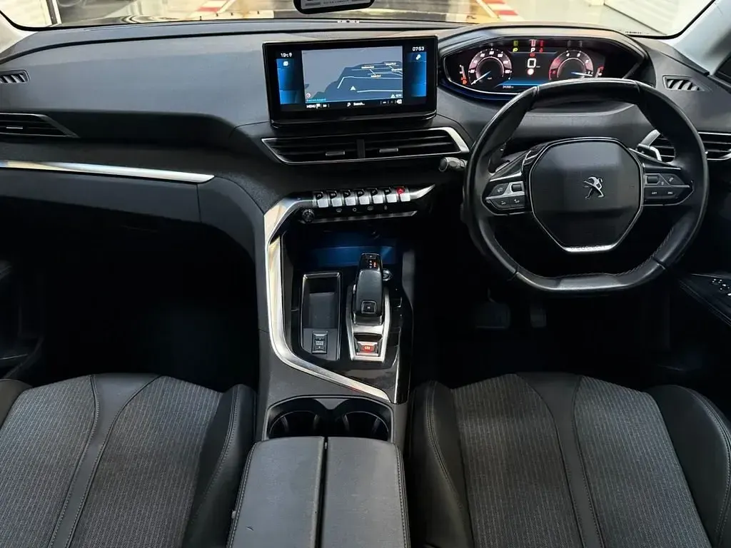 Second-hand Peugeot 5008 Allure Premium 130 CP (95 kW) 2021 Gri SUV