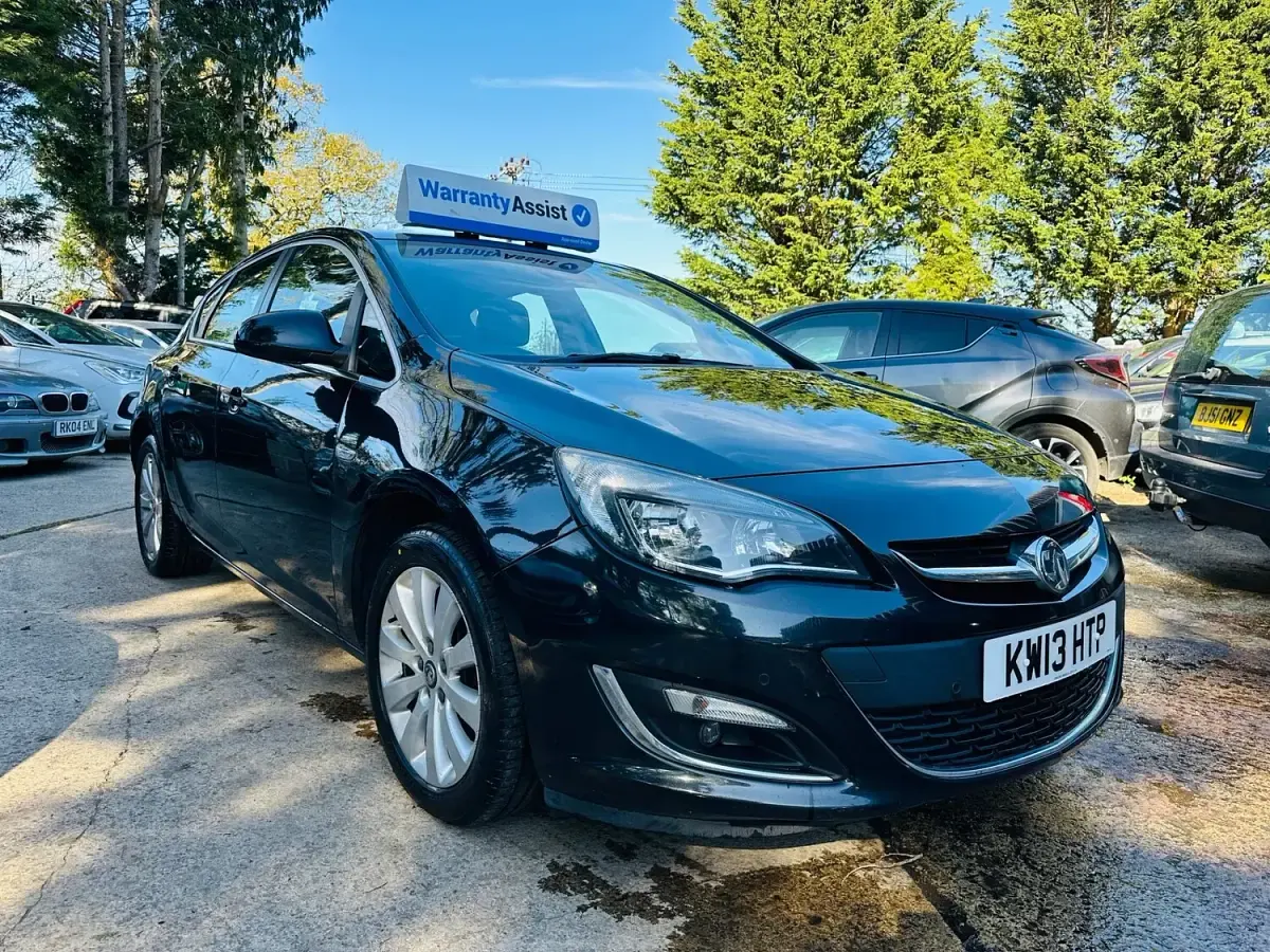 Used Vauxhall Astra Elite 165 HP (121 kW) 2013 Black Hatchback