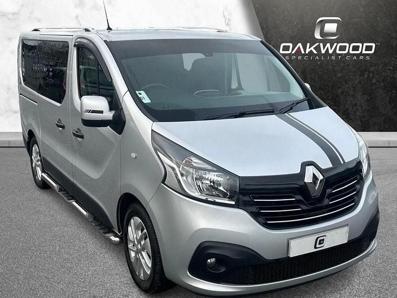 Gebraucht Renault Trafic 125 PS (91 kW) 2017 Silber Van / Kleinbus