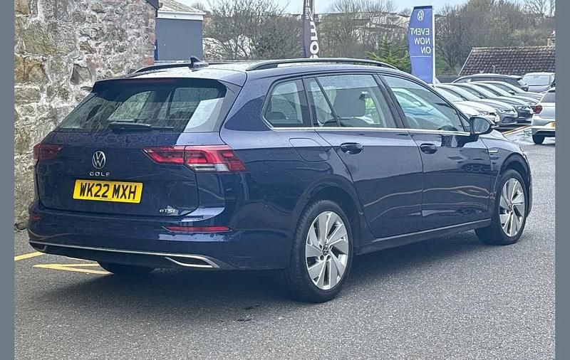 Usado VW Golf VIII Style 147 HP (108 kW) 2022 Azul Carrinha