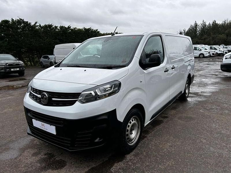 Used Vauxhall Vivaro 100 HP (73 kW) 2023 White MPV