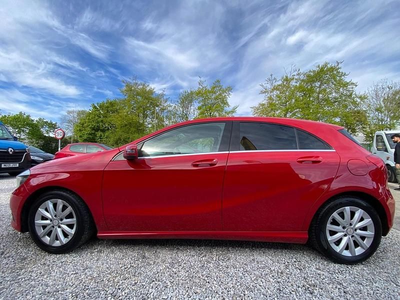 Used Mercedes A180 SE 2015 Red Hatchback