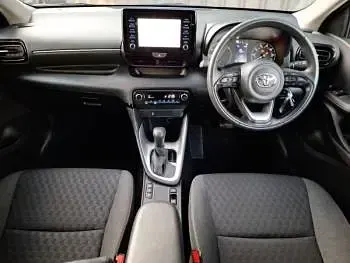 Used Toyota Yaris 116 HP (85 kW) 2023 White Hatchback