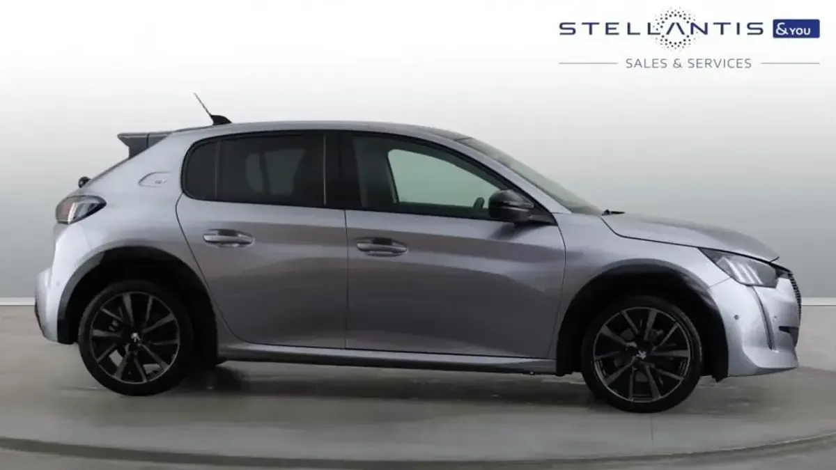 Used Peugeot 208 Premium 129 HP (94 kW) 2022 Grey Hatchback
