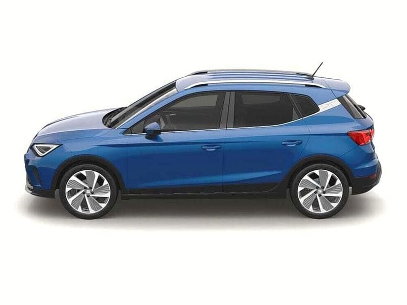 New Seat Arona FR Sport 2026 Sapphire blue with black roof SUV