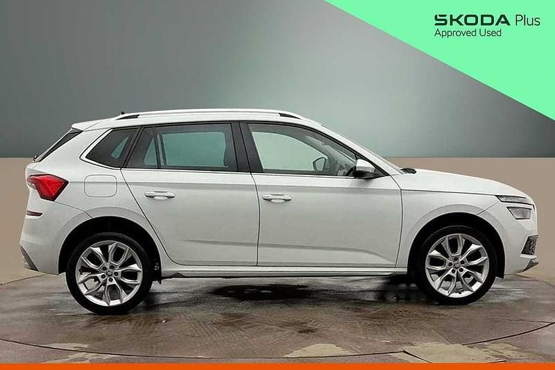 Used Skoda Kamiq SE L 81 HP (59 kW) 2021 Moon white metallic SUV