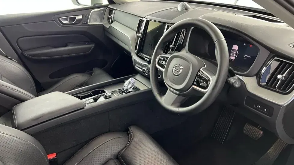 Used Volvo XC60 Ultra 449 HP (330 kW) 2025 Silver SUV
