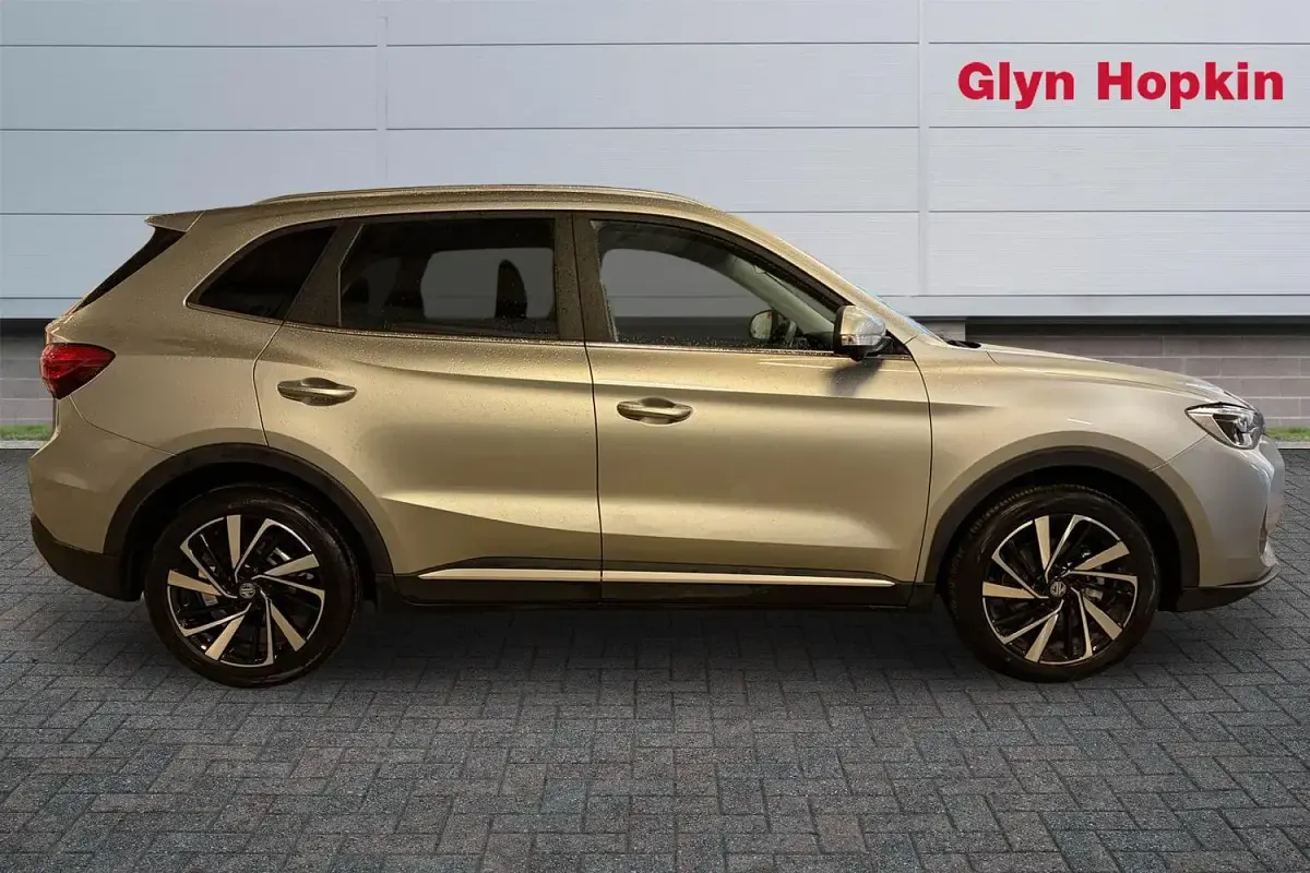 Used MG ZS Trophy 2025 Silver Hatchback