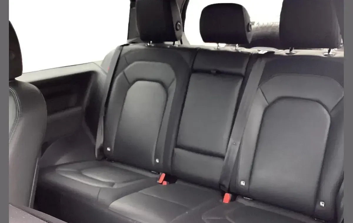 Used Land Rover Defender SE Dynamic 245 HP (180 kW) 2022 Black SUV