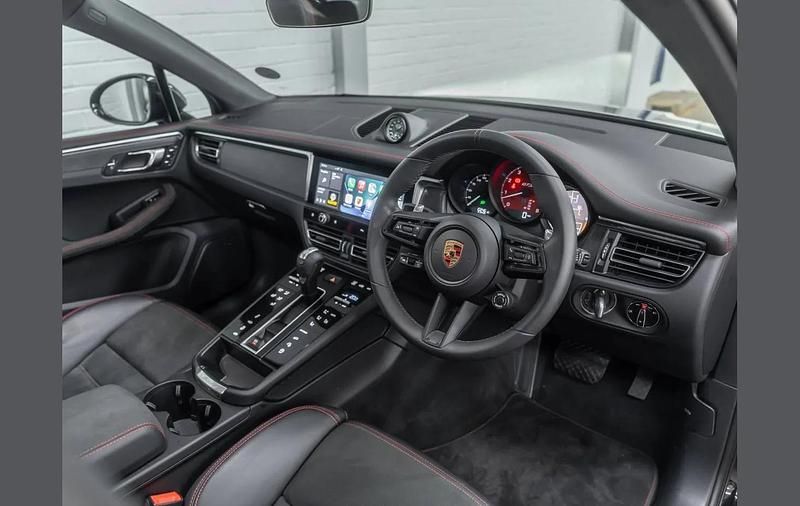 Used Porsche Macan GTS 434 HP (319 kW) 2024 Black SUV