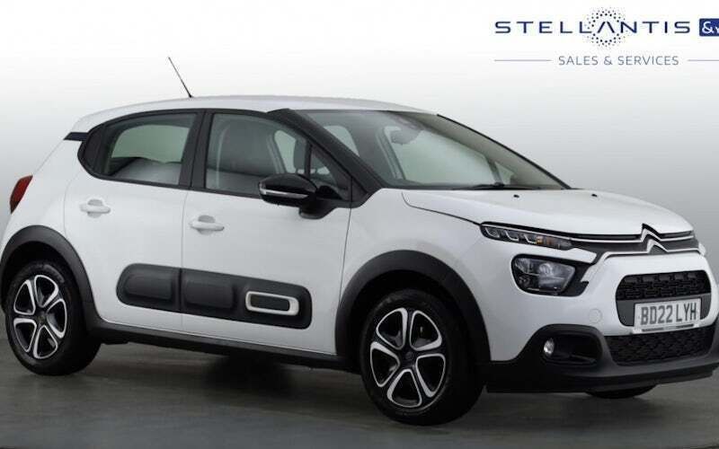 White Used 2022 Citroën C3 PureTech Hatchback | £9,696 (Good price) - Image 1/4