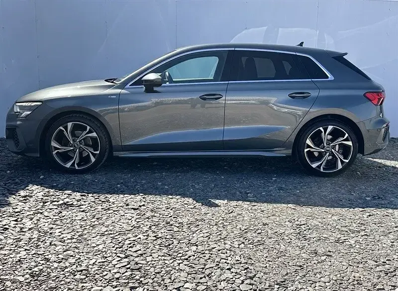 Begagnad Audi A3 Sportback S-Line 110 HK (80 kW) 2023 Grå Halvkombi