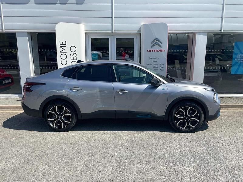 Używany Citroën e-C4 Shine 98 kW (134 KM) 2023 Szary SUV