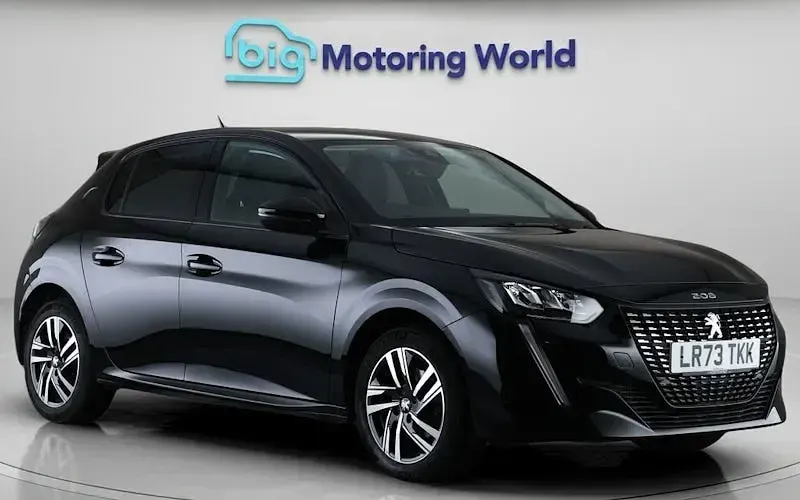 Usado Peugeot 208 Allure+ 102 CV (75 kW) 2023 Utilitario