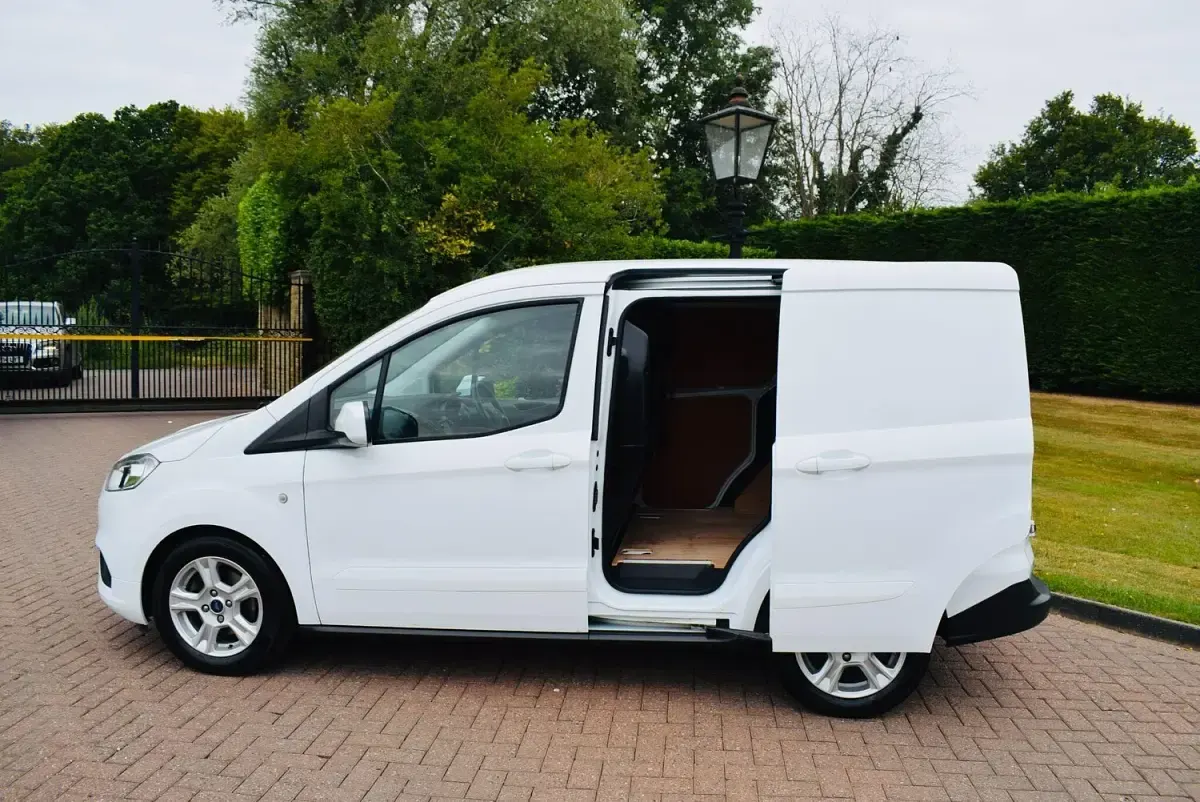 Used Ford Transit Limited 100 HP (73 kW) 2023 White Van