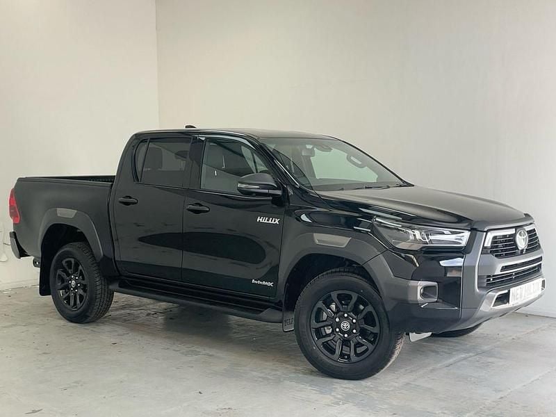 New 2025 Toyota HiLux Pickup | £39,550 (A bit pricey) - Image 1/4