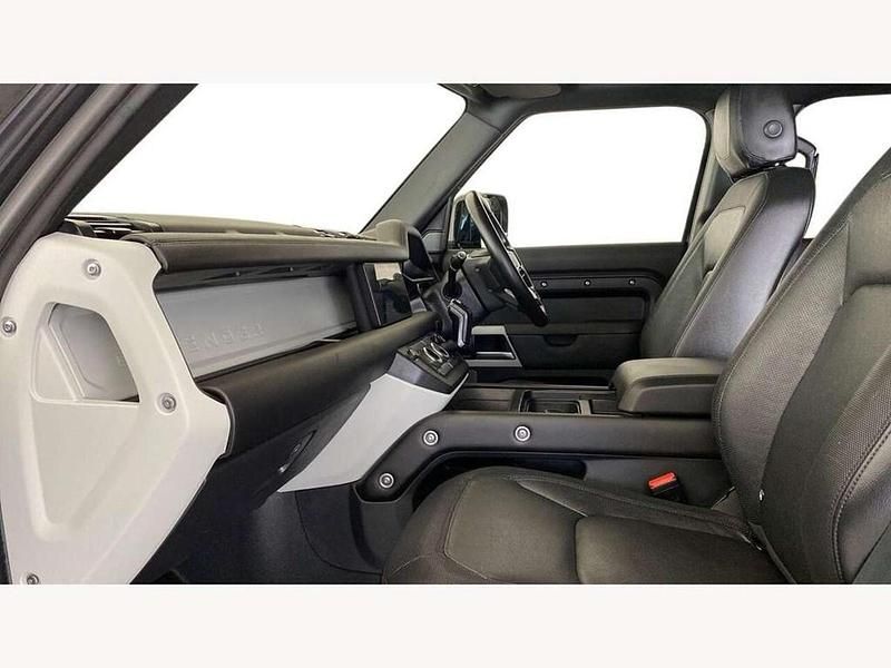 Used Land Rover Defender SE Dynamic 300 HP (220 kW) 2024 Grey SUV