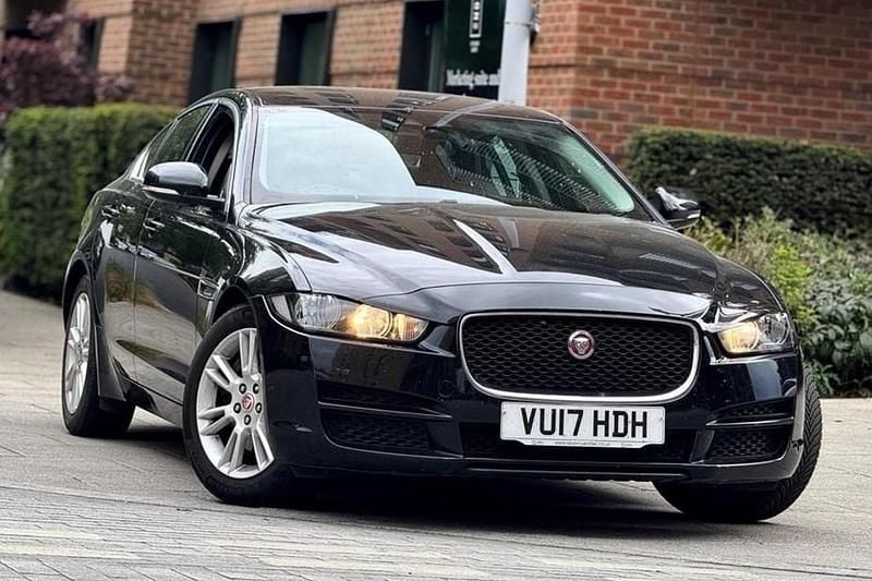 Used Jaguar XE Prestige 180 HP (132 kW) 2017 Black Sedan