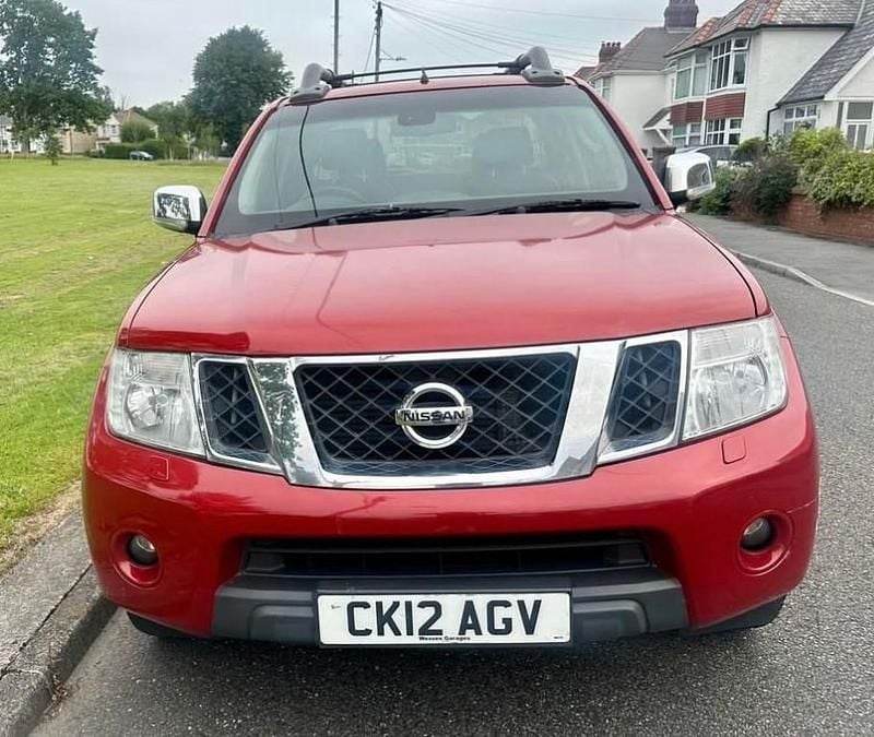 Red Used 2012 Nissan Navara Tekna Pickup | £3,495 (Good price) - Image 1/4