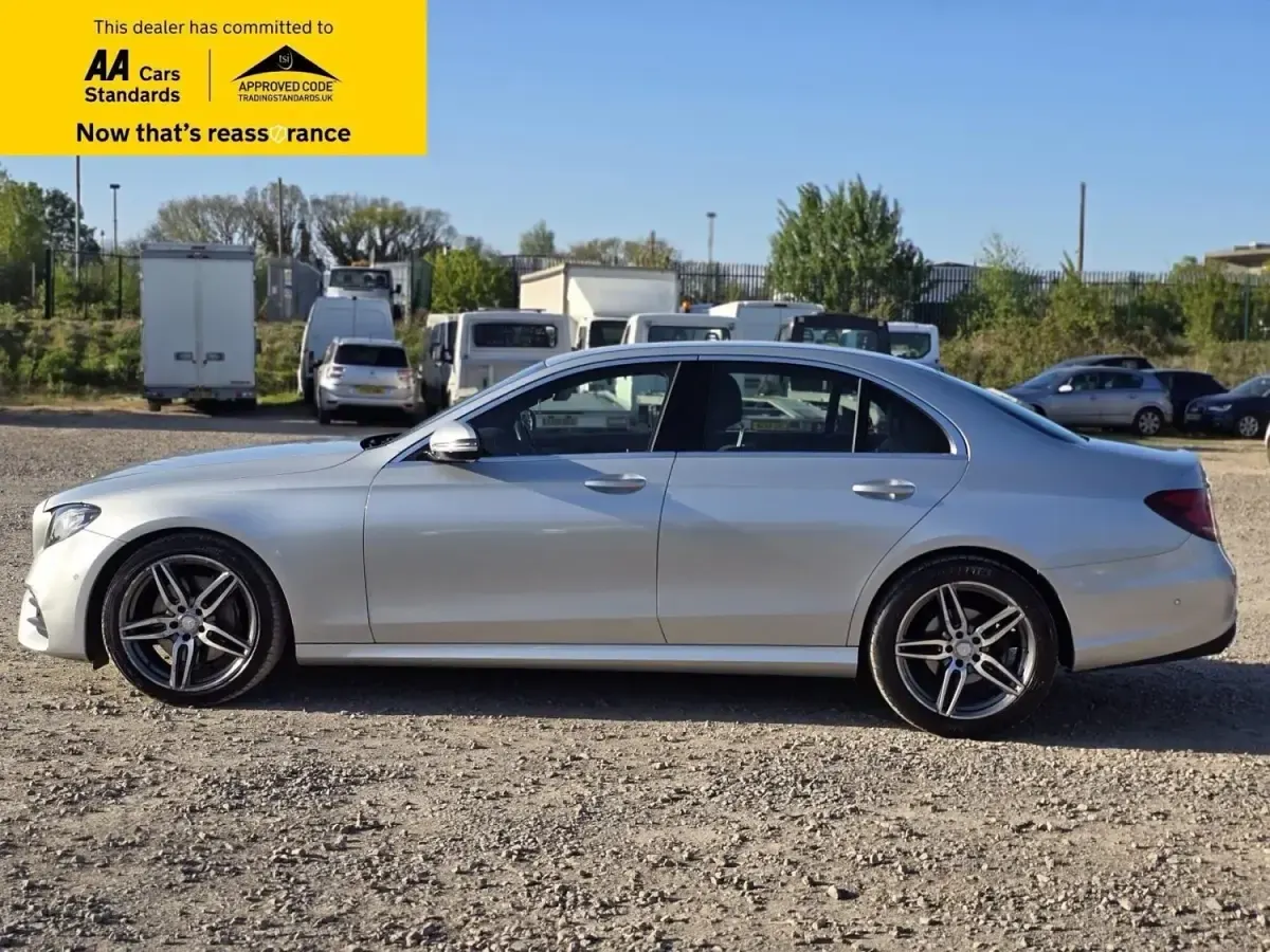 Begagnad Mercedes E220 AMG line 194 HK (142 kW) 2016 Silver Sedan