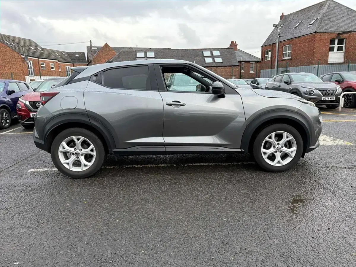 Usado Nissan Juke N-Connecta 2019 Cinzento SUV