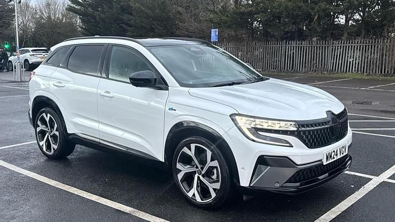 Used Renault Austral Iconic Esprit Alpine 200 HP (147 kW) 2024 White SUV