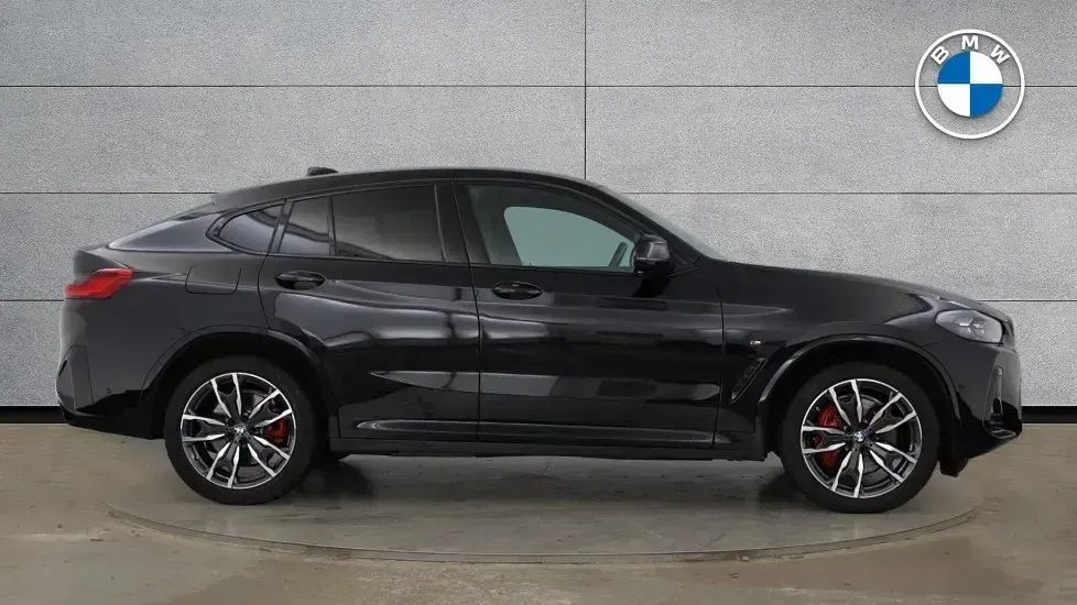 Usado BMW X4 M Sport 190 HP (139 kW) 2025 Preto SUV