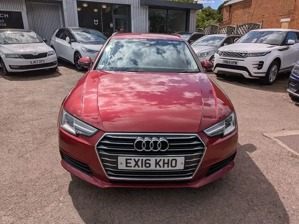Begagnad Audi A4 Design 150 HK (110 kW) 2016 Röd Kombi